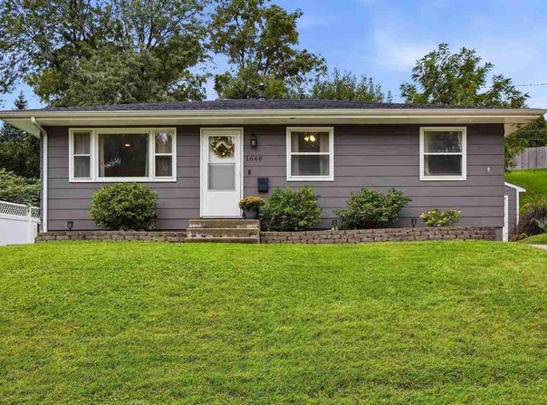 1648 24th St NW, CedarRapids, IA 52405