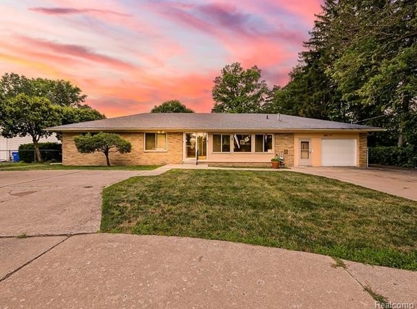 28177 Ryan Road, Warren, MI 48092