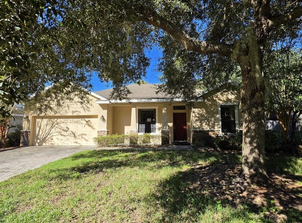 408 Country View Circle, DeLand, FL 32720