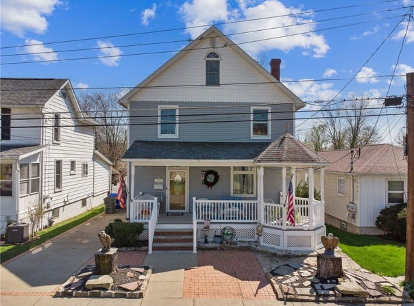 320 Walnut St, Zelienople, PA 16063
