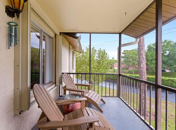322 Knotty Pine Circle, Greenacres, FL 33463