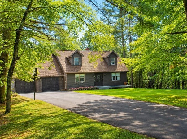9 Pine Grove Avenue, Glenburn, ME 04401