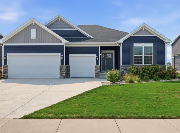 435 Peterson Trail, Oregon, WI 53575
