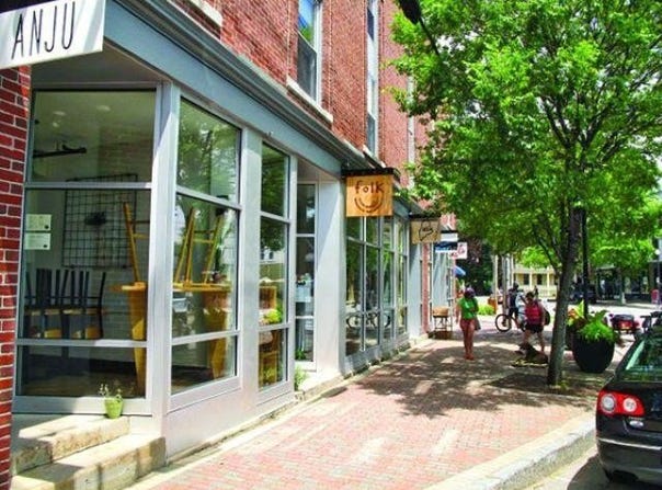 7 Wallingford Square, Kittery, ME 03904