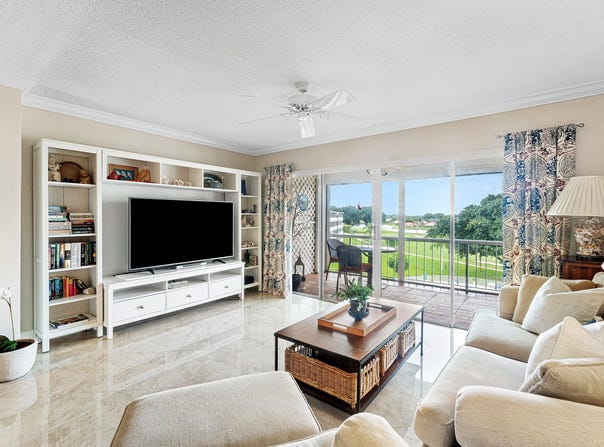 145 Atlantis Boulevard, Atlantis, FL 33462