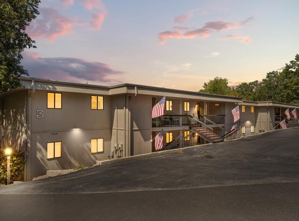 3 Port Holiday Drive, Kimberling City, MO 65686