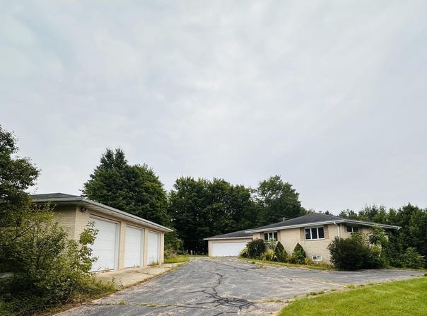 N6716 HIGHVIEW Road, GRESHAM, WI 54128-0000