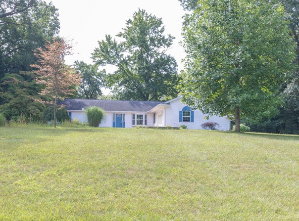 15593 Shady Lane, Three Rivers, MI 49093