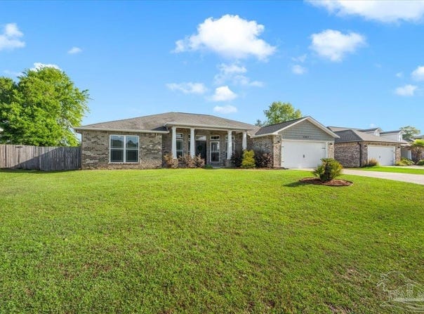 5667 Flume Dr, Pace, FL 32571