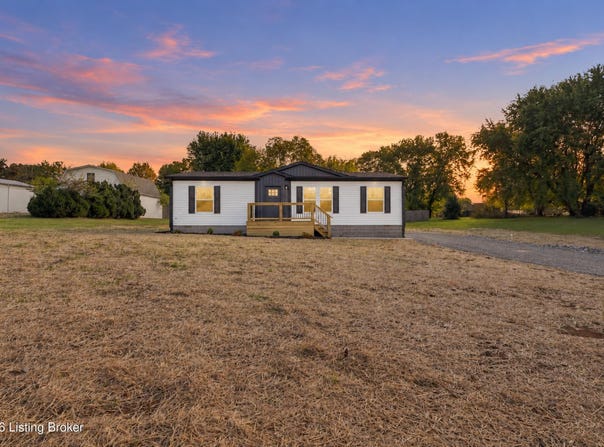 85 Red Bud Cir, Taylorsville, KY 40071