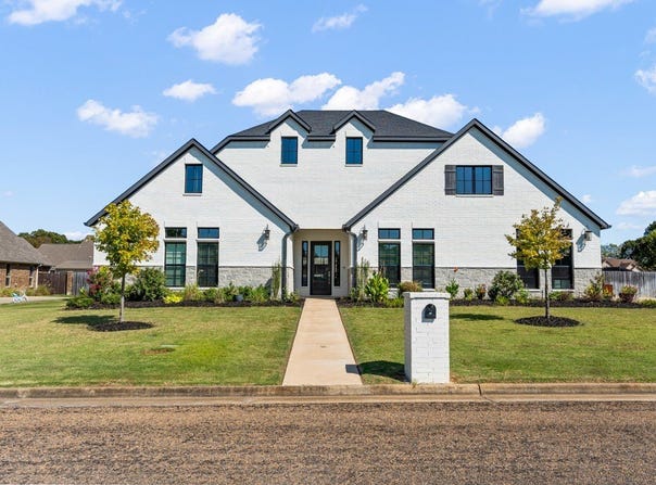 209 Devonshire Street, Mt Pleasant, TX 75455