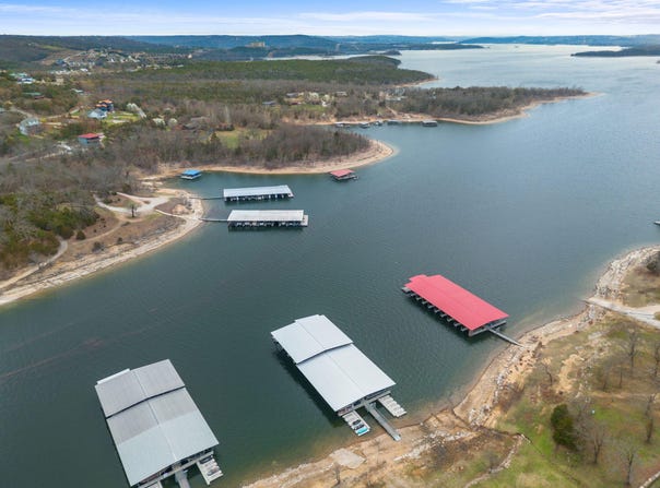 80 Celebration Cove Circle, Branson, MO 65616