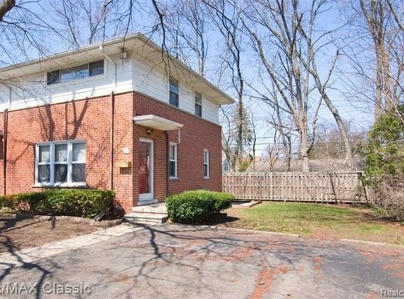 2604 Rochester Road, Royal Oak, MI 48073