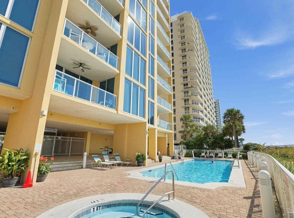 8477 Gulf Blvd, Navarre Beach, FL 32566