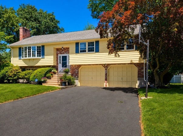 87 Hancock Rd, Needham, MA 02492