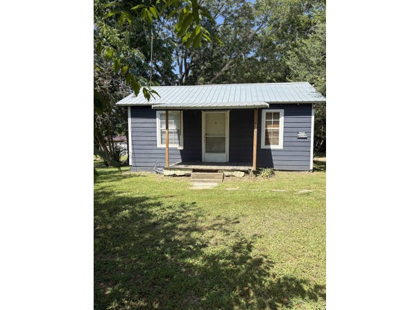 305 S Hubbard, Omaha, TX 75571