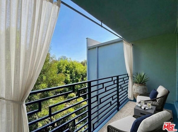 1920 Hillcrest Rd, Los Angeles, CA 90068