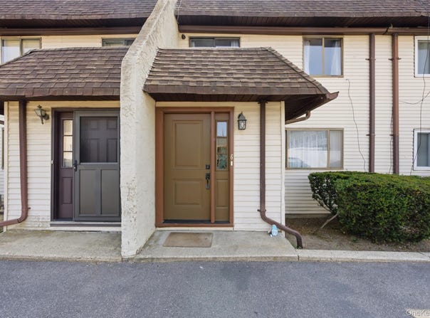 88 E Valley Stream Boulevard, Valley Stream, NY 11580