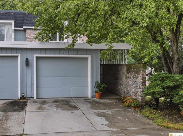 7111 Oldpost Road, Lincoln, NE 68506