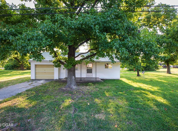 115 State Highway 39, Greenfield, MO 65661