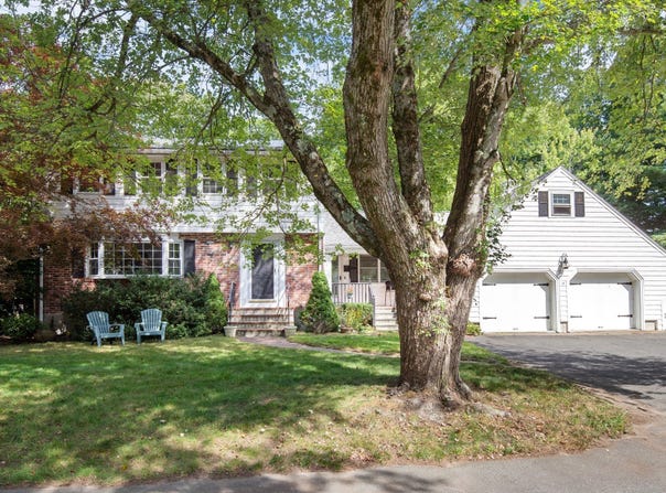15 Johnson Rd, Avon, MA 02322