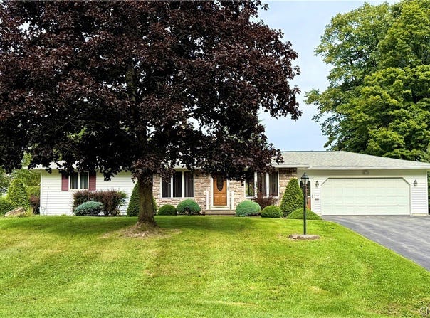 155 Valley View Road, New Hartford, NY 13413
