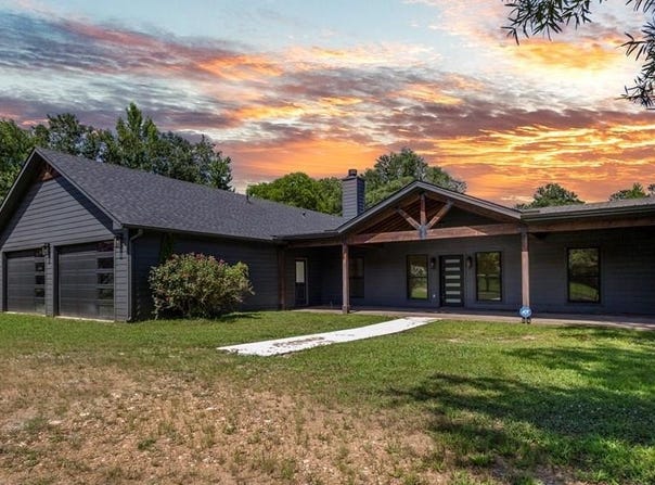 512 Pine St, Winthrop, AR 71866