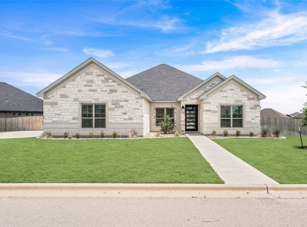 405 Willow Drive, Troy, TX 76579