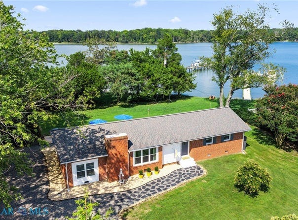 2087 Ditchley Road, Kilmarnock, VA 22482