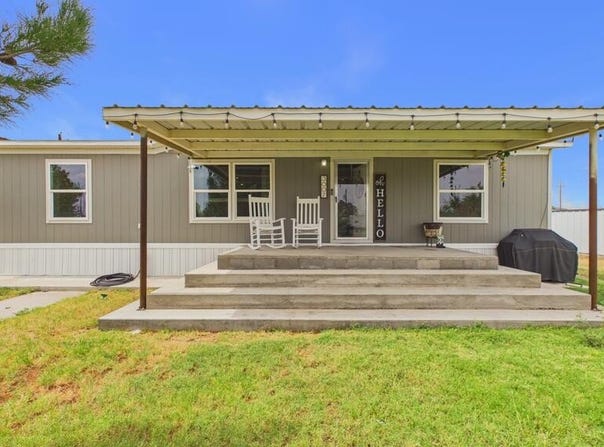 3007 Arlington St, Pecos, TX 79772