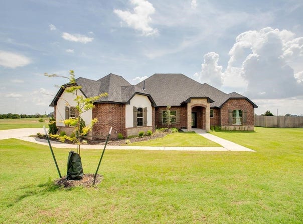 7009 Chisholm Ranch Dr, Enid, OK 73703