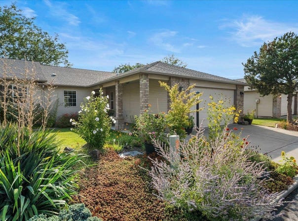 105 Innisbrook Ln, Pasco, WA 99301