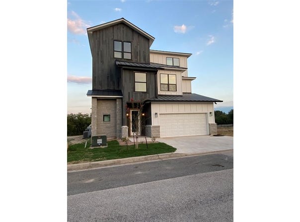 2501 Bruin Dr, Spicewood, TX 78669