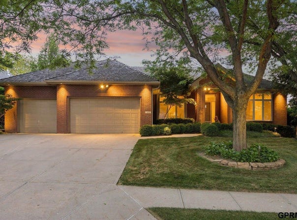 1427 North 133 Street, Omaha, NE 68154