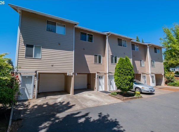2190 MAPLEWOOD Dr, Salem, OR 97306