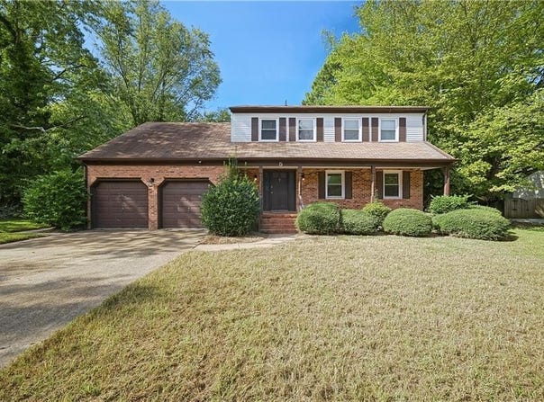 5 Bennett Farm Rd, Poquoson, VA 23662