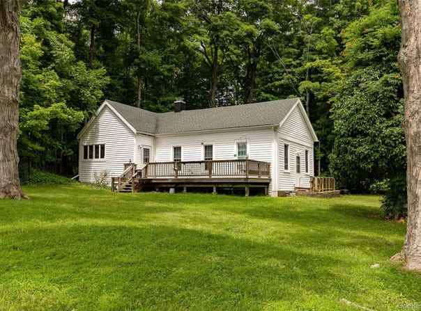 357 Pumpkin Lane, Clinton Corners, NY 12514