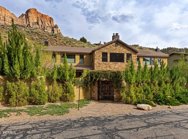 105 River Bend Circle, Springdale, UT 84767