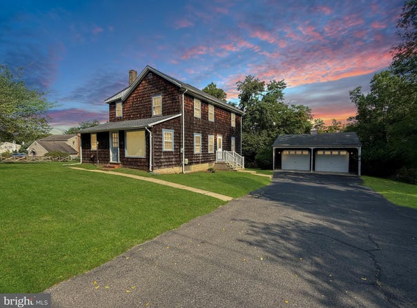 99 GEORGETOWN Road, COLUMBUS, NJ 08022