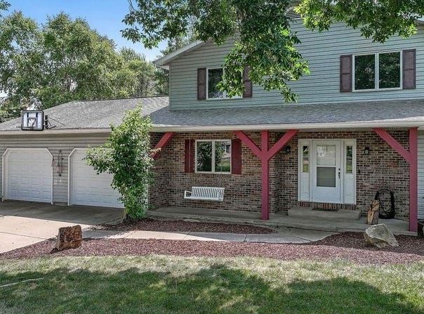 2200 E FILLMORE STREET, Marshfield, WI 54449