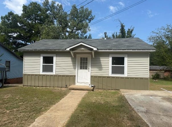 185 Little St, West Point, MS 39773