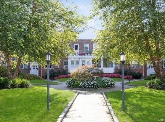 1385 Broadway, Hewlett, NY 11557