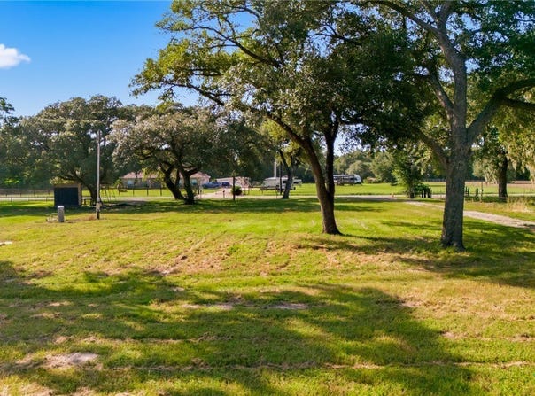 6267 Old Highway Road, Inez, TX 77968