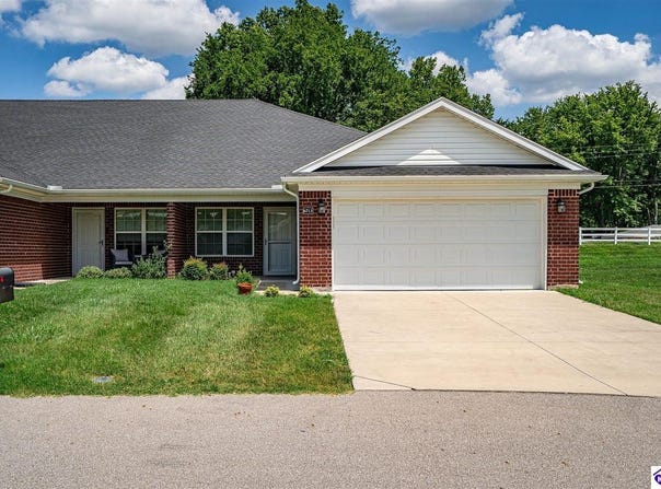 6713 Eagle Wood Drive, Louisville, KY 40272