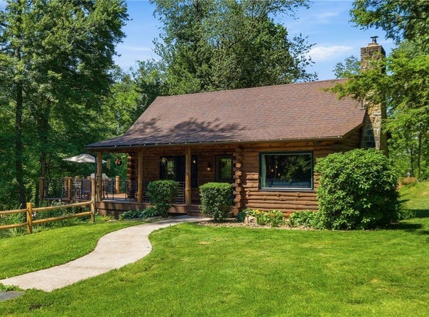 265 Glade Mill Rd, Valencia, PA 16059