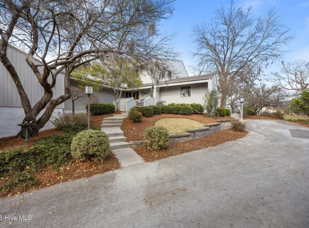 19 Batts Hill Road, New Bern, NC 28562