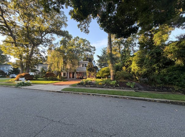 26 Cedarwood Lane, Commack, NY 11725