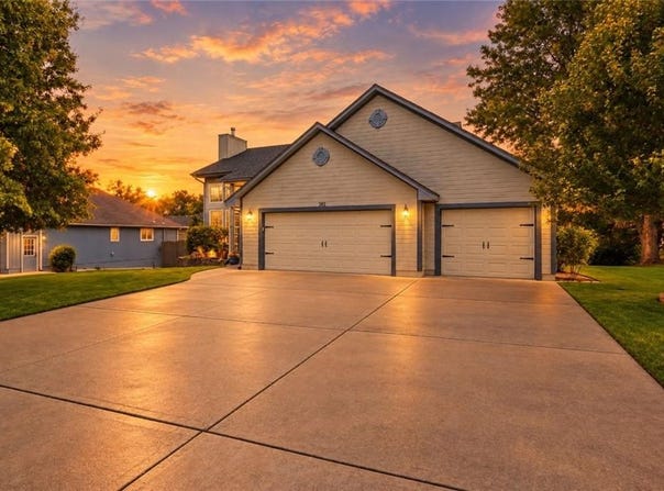 301 Andrea Lane, Harrisonville, MO 64701