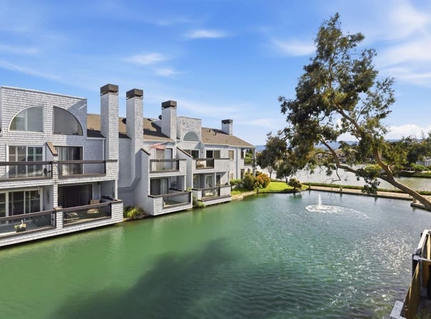 72 Cape Hatteras CT, Redwood City, CA 94065