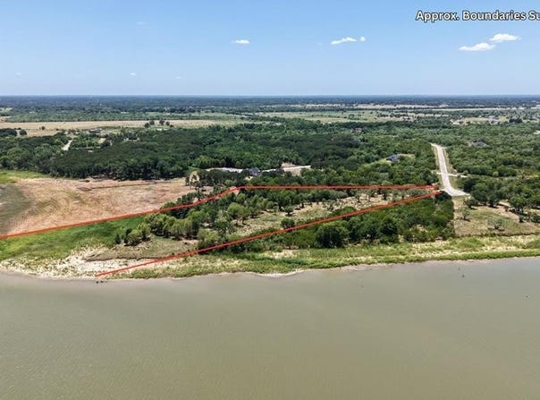 8424 Edgewater Dr, Kemp, TX 75143